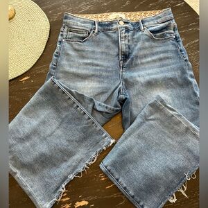 Super cute pair of Risen raw hem, crop jeans! Size 15